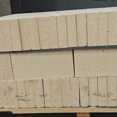 Good Slag Resistance Fire Clay Brick 1650℃ High Alumina Refractory Insulation Bricks For Carbide Alloy And Lithium Battery Cathode