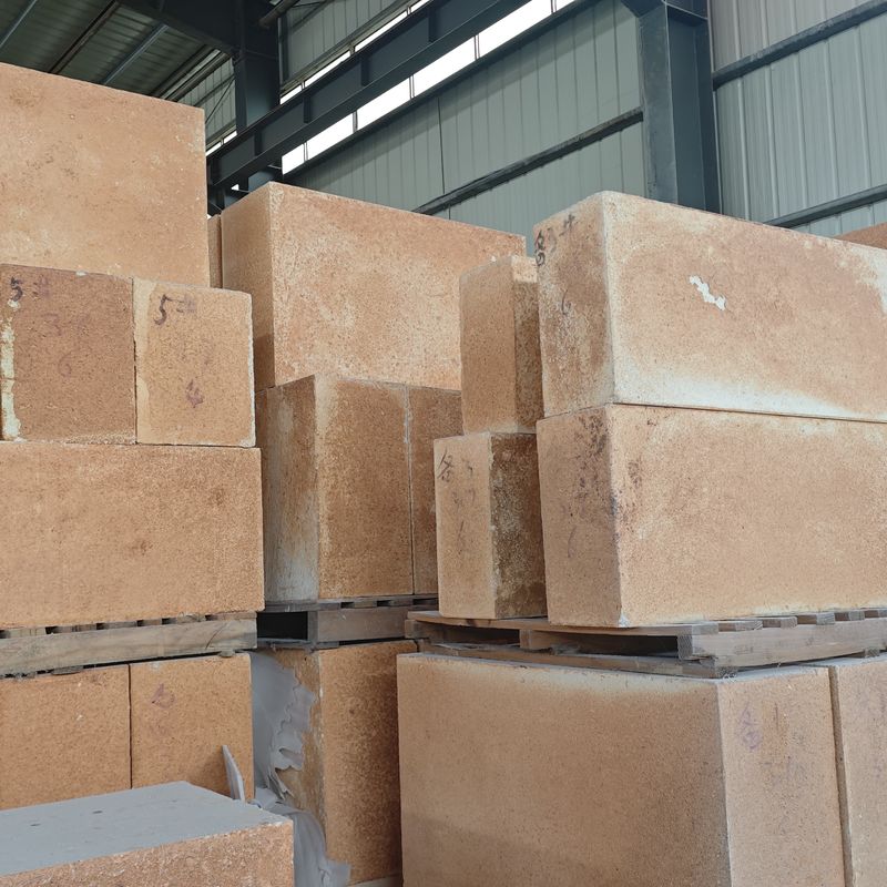 Cylindrical Silica Refractory Brick Tailored To Your Requirements 1650℃ Silica Fire Brick